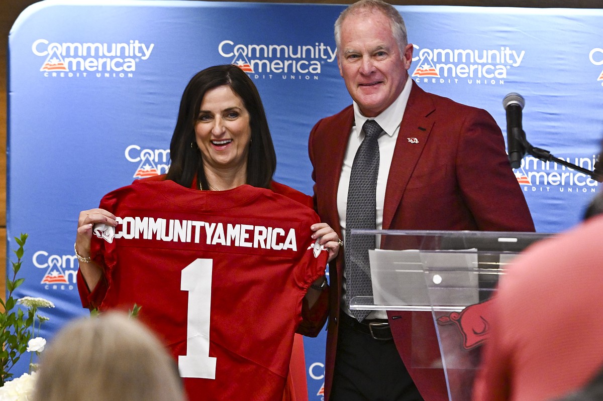 Sources: Arkansas football stadium naming rights deal with CommunityAmerica worth $70 million