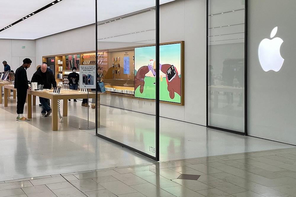 Apple hikes Mac, iPad prices on memory shortage; shares fall