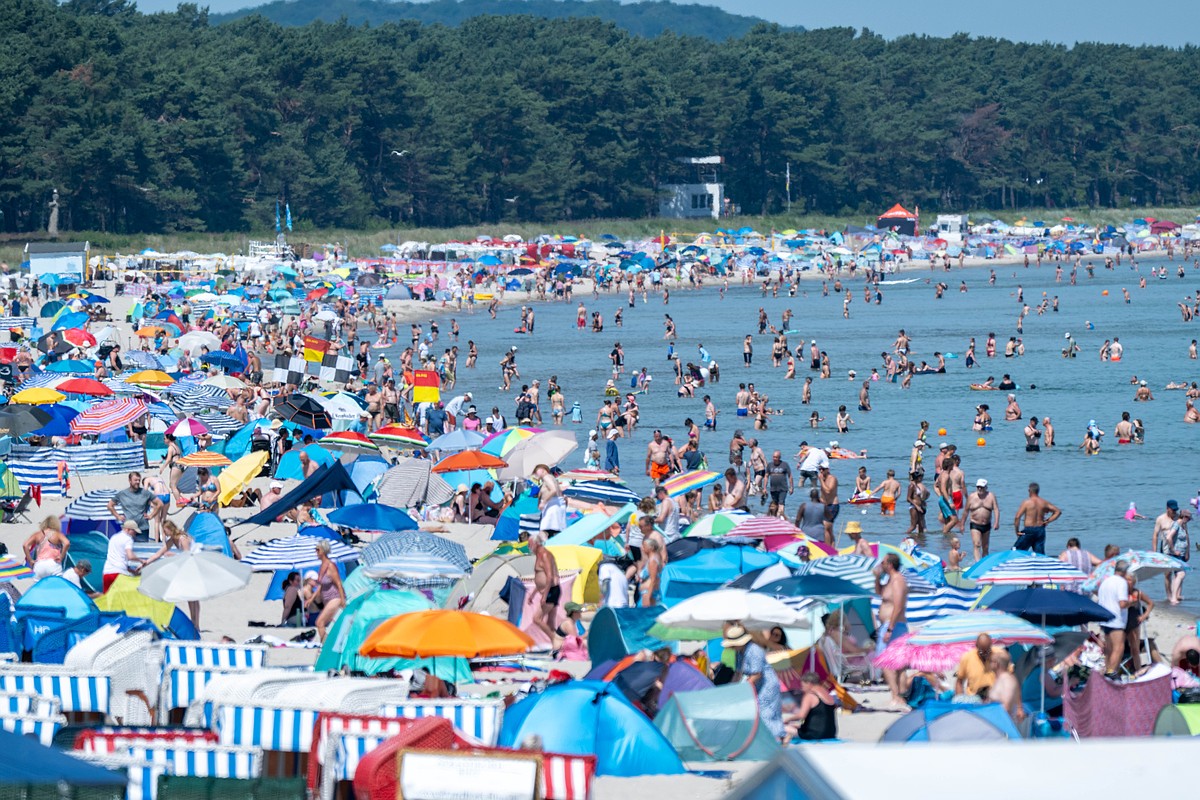 Central Europe records heat wave temperatures as infrastructure struggles
