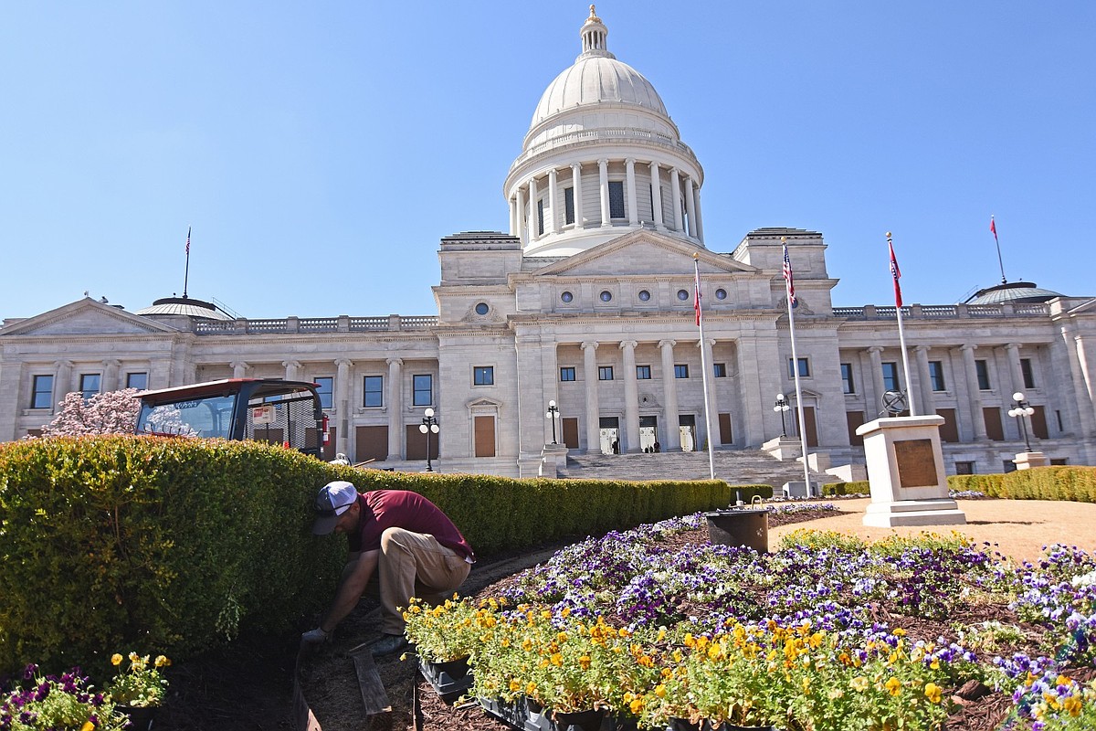 Arkansas lawmakers weigh options for $655 million budget surplus