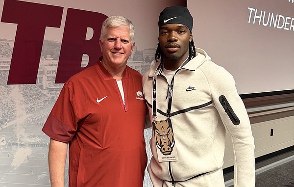 Get to know: Arkansas DE pledge Keith Richmond