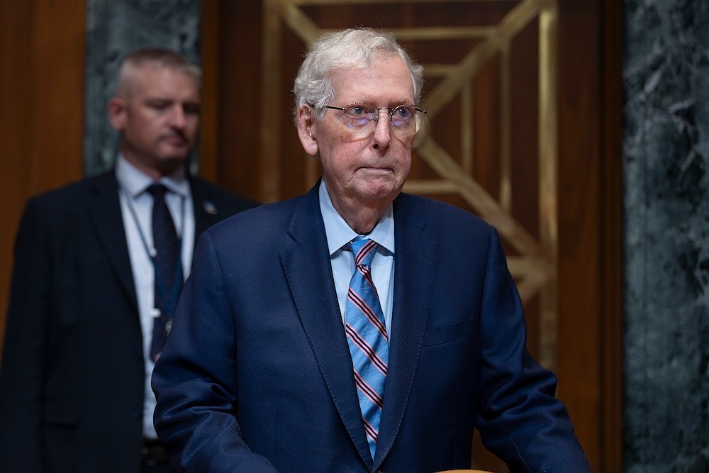 Kentucky Gov . Andy Beshear asks Sen . Mitch McConnell to give a public update on his condition