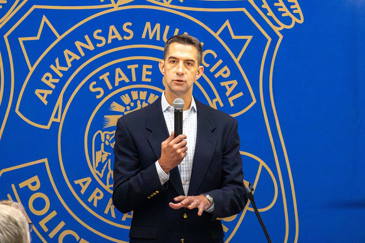 Image for Cotton addresses Arkansas police at Hot Springs conference, calls for new strikes on Iran