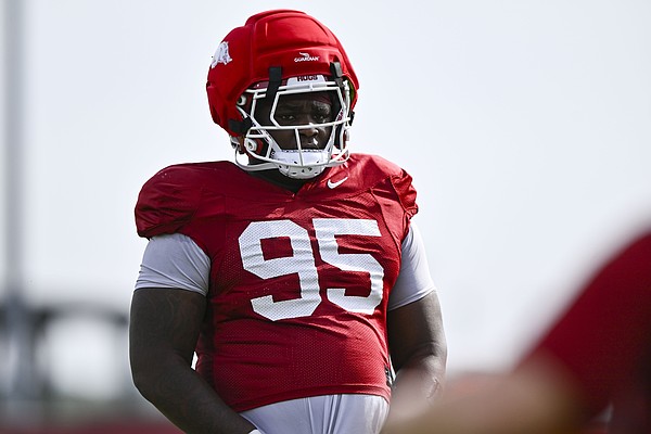 Little Rock native Anthony Kennedy enjoys extra work since joining Arkansas football