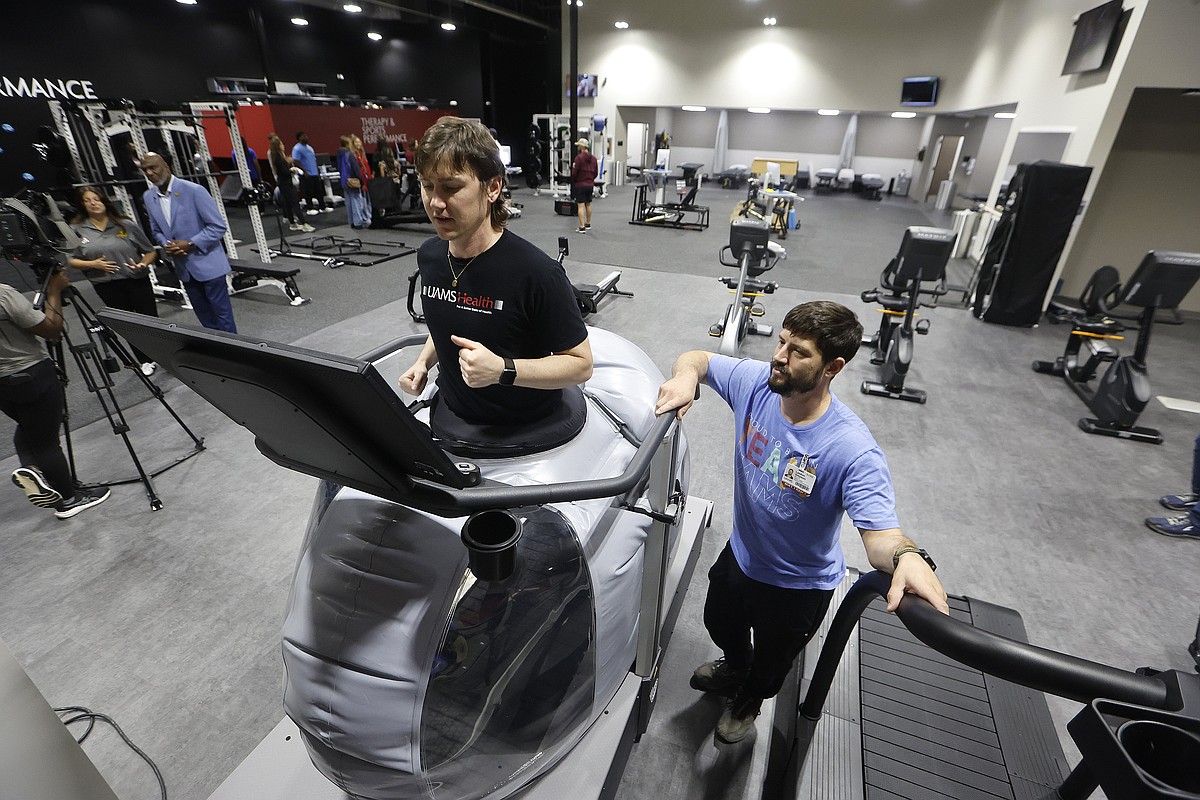 UAMS celebrates opening of orthopedic clinic in west Little Rock