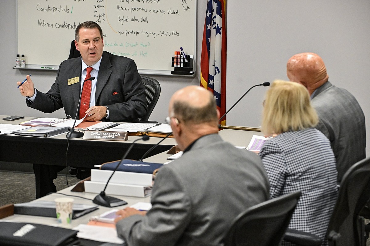 Arkansas election commissioners will urge lawmakers to ban payments for voter registrations