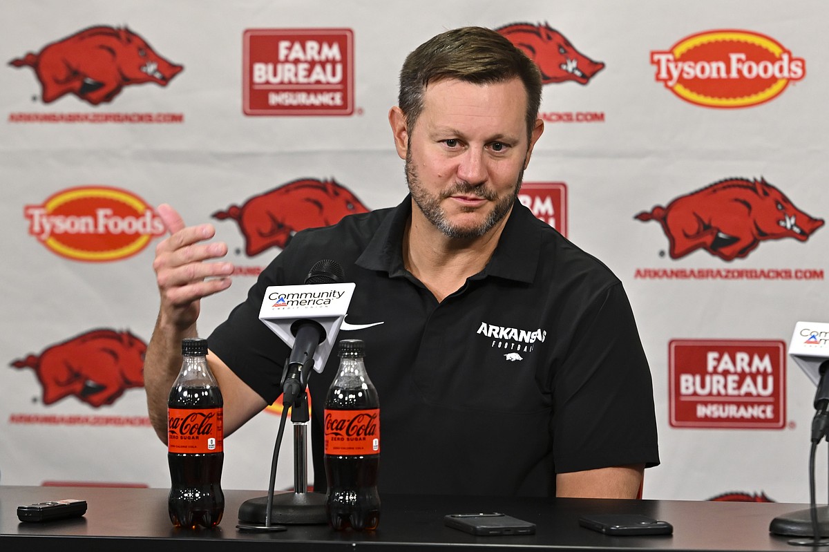Arkansas football coach Ryan Silverfield prepping Razorbacks to 'strain' in preseason camp