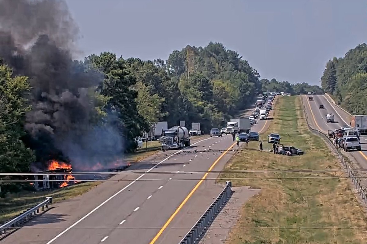 Fiery crash on I-530 near Sweet Home causes major traffic delays Wednesday afternoon