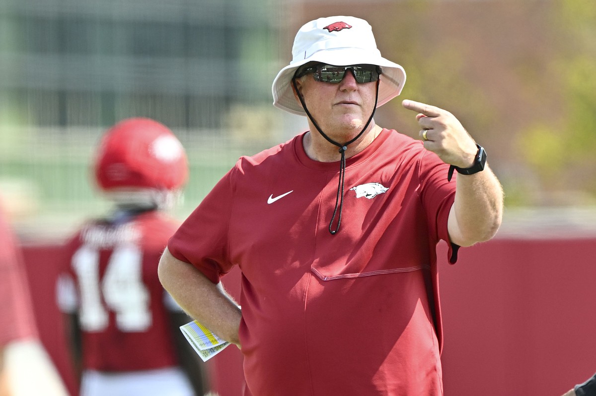 Arkansas defensive coordinator Ron Roberts: Day 1 of preseason camp 'better than anything we did in spring'