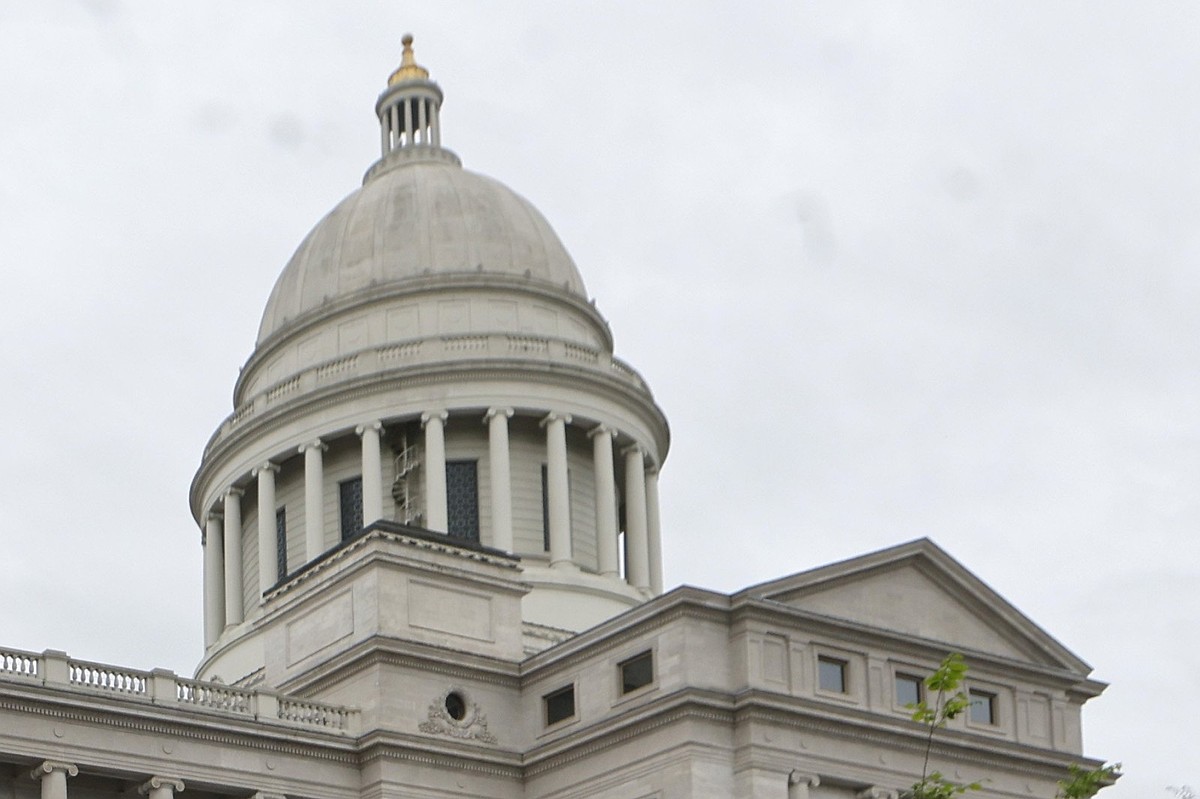 20 employees in Arkansas’ executive branch get raises of at least $15,000