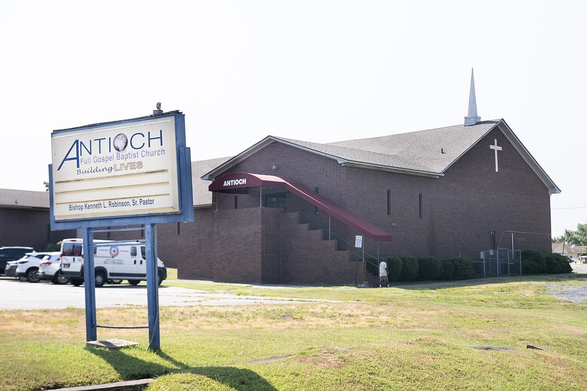 Deacons from College Station’s Antioch Full Gospel Baptist seek to bar bishop’s widow, son from church