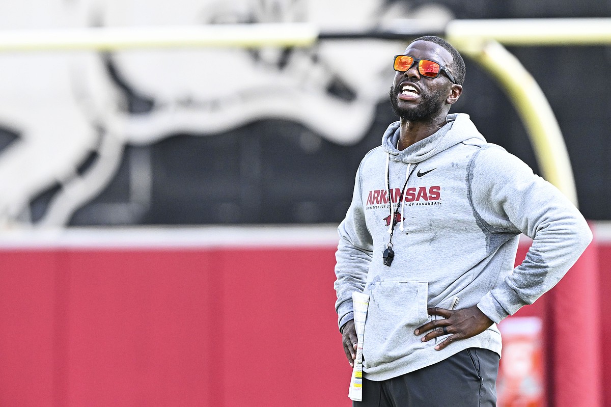 Arkansas football press conference: Wide receivers coach Larry Smith, players talk preseason practice
