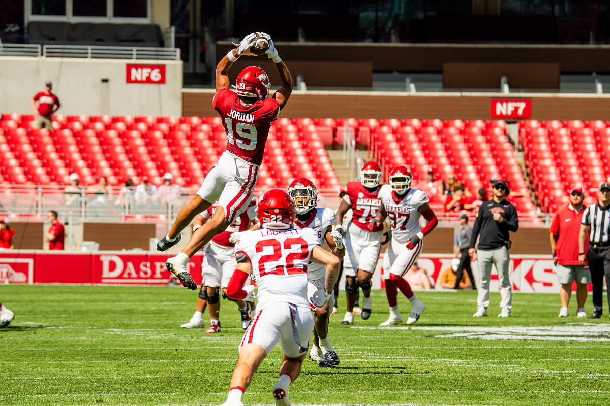 After 'night and day' offseason leap, Arkansas football's Antonio Jordan competing for playing time