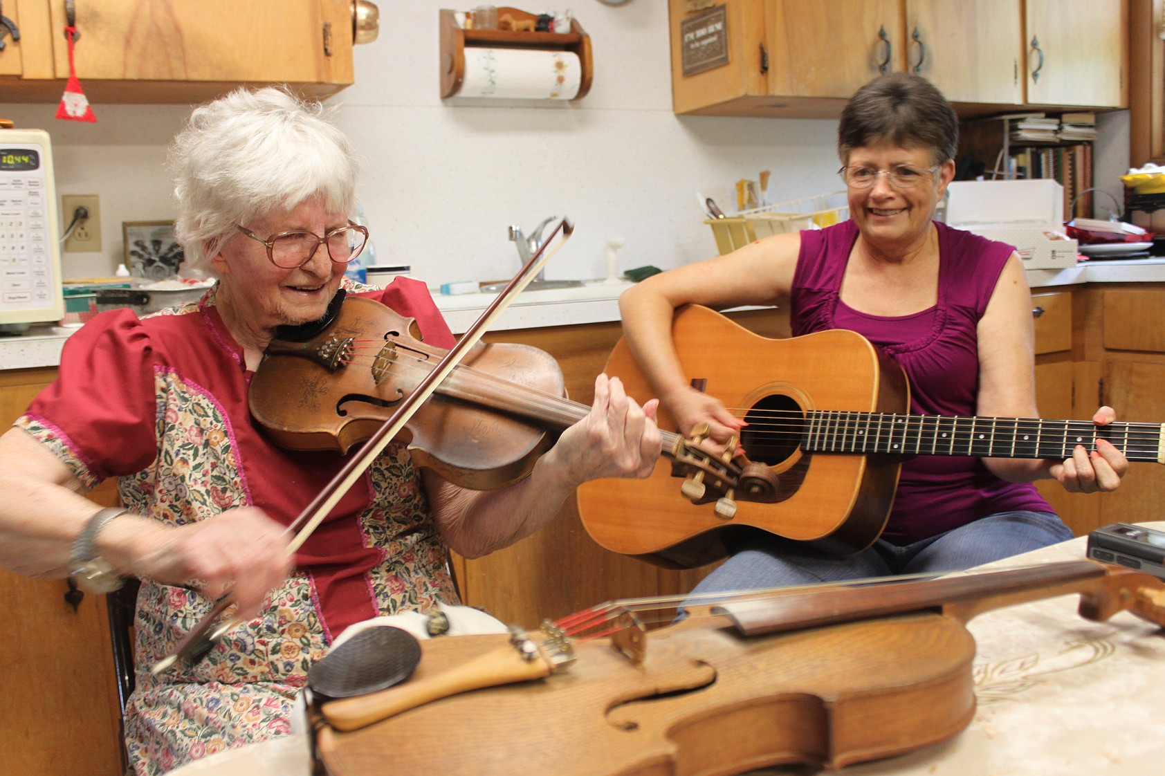 Violet Brumley Hensley, Arkansas’ ‘Whittling Fiddler,’ dies at 109 ...