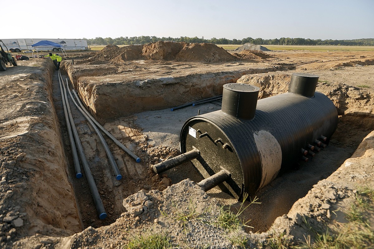 arkansasonline.com - Joseph Flaherty - Little Rock airport's geothermal wells will help heat and cool facility while slashing natural gas use, officials say | Arkansas Democrat Gazette