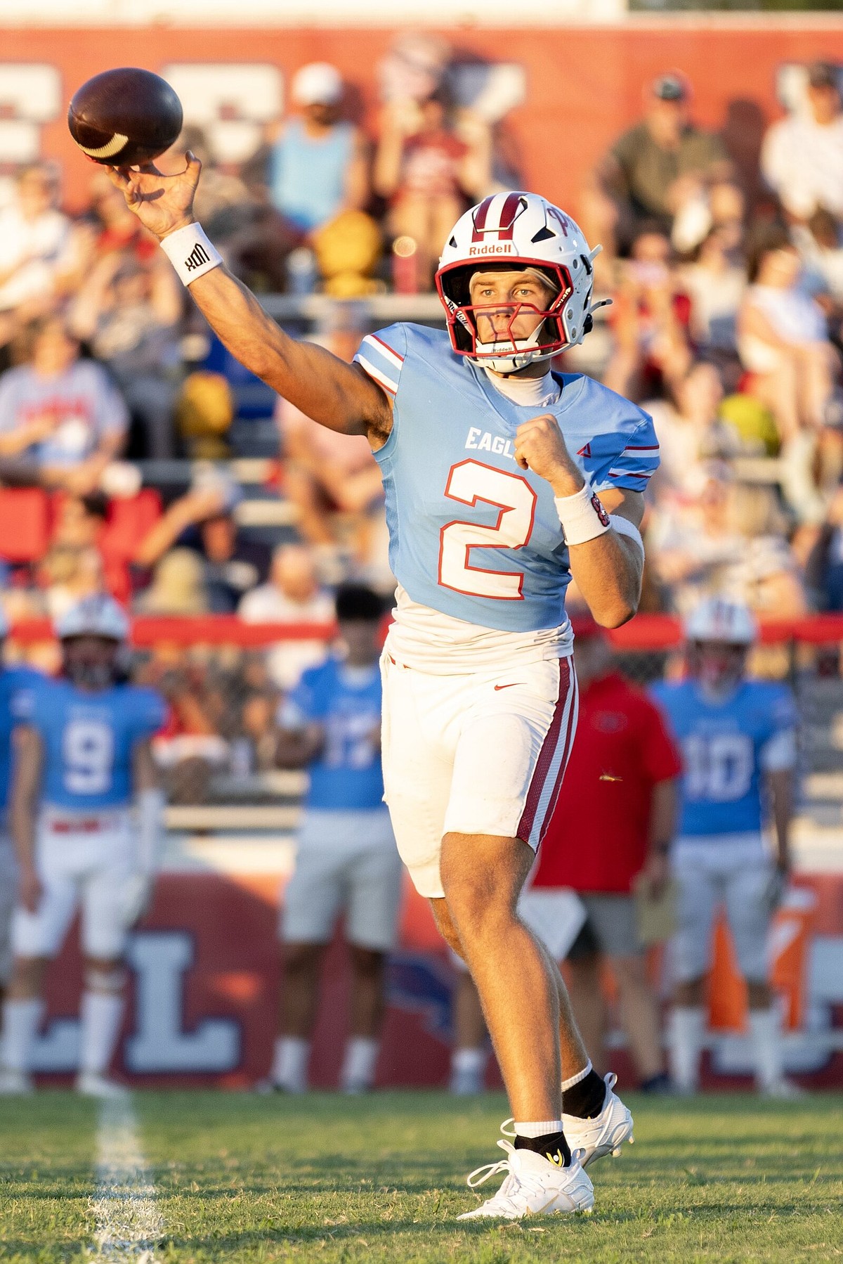 Sophomore QB leads Eagles (2-0)