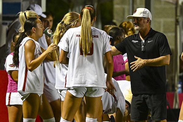 Arkansas soccer opens SEC play with rivalry match against No. 19 Texas: What to know, how to watch