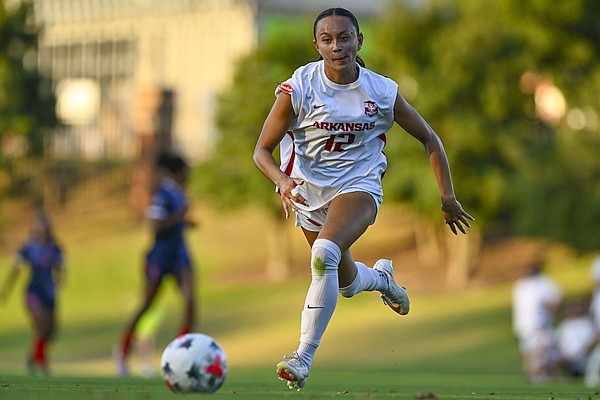 How Arkansas soccer's Vailana Tu'ua has danced her way toward professional ambitions