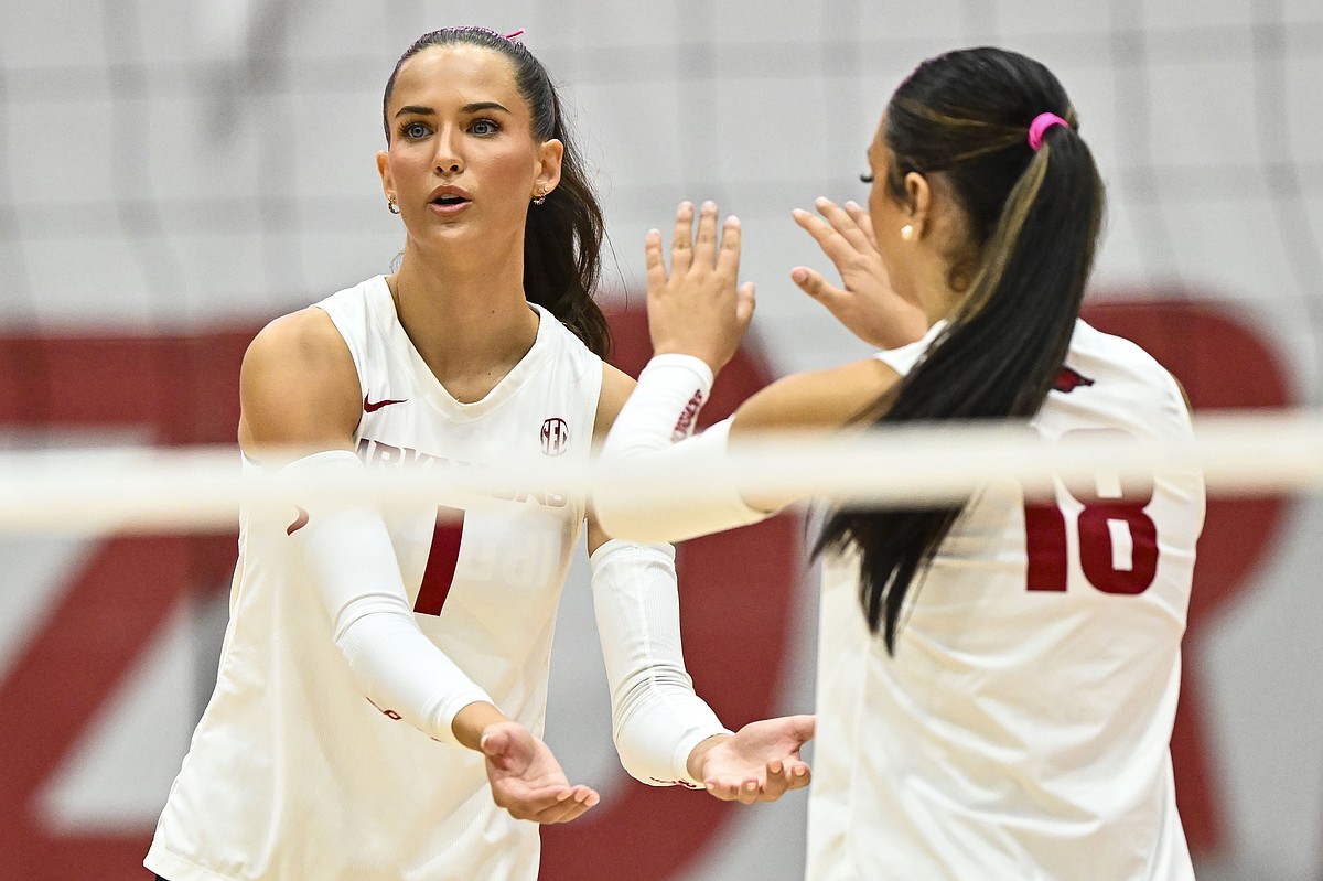 Arkansas volleyball sweeps Robert Morris behind Laci Bohannan’s 13 kills | Arkansas Democrat Gazette