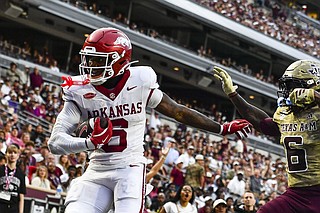 Arkansas football notebook: Razorbacks looking for receiving options ...