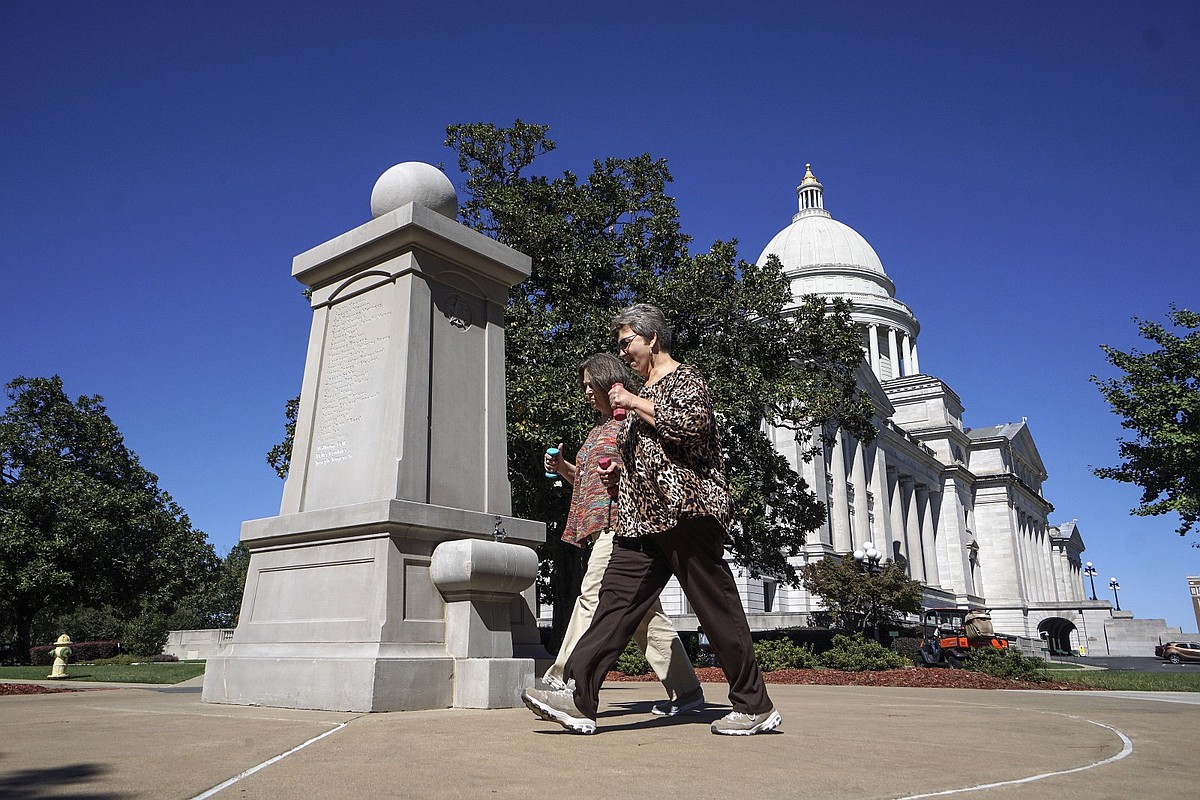 Jacksonville man faces felony charge after vehicle damaged War of 1812 monument on state Capitol grounds