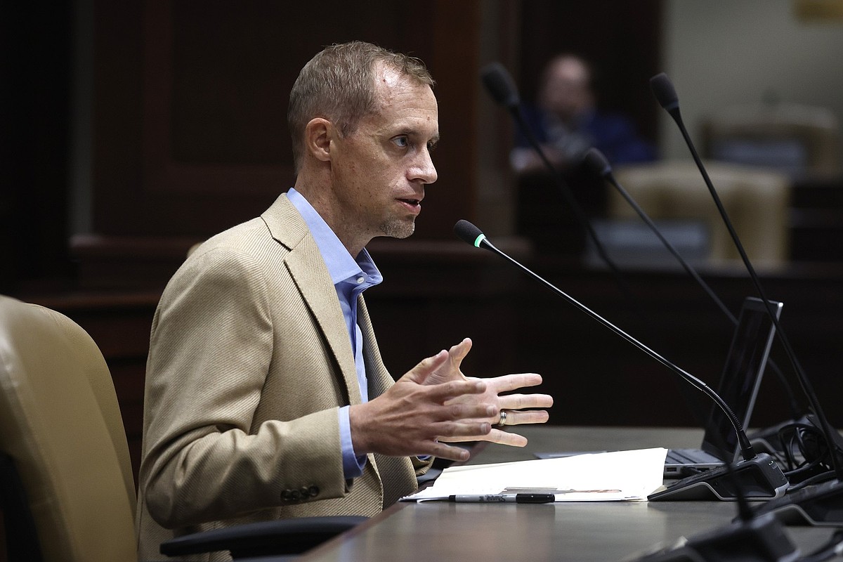 Advocate for foster children urges more support for young Arkansans exiting system