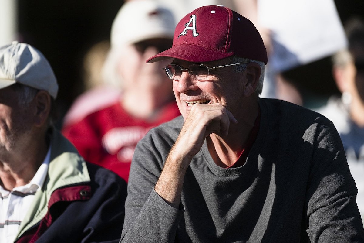 Fluent in Japanese, Arkansas baseball fan Ernie McWha 'bridges the gap' for Shogo Miyauchi