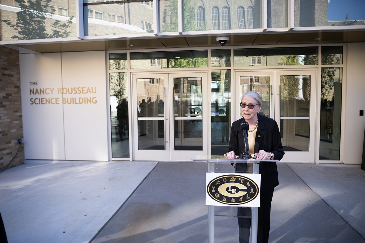 Little Rock Central High science building dedicated to retired principal Nancy Rousseau
