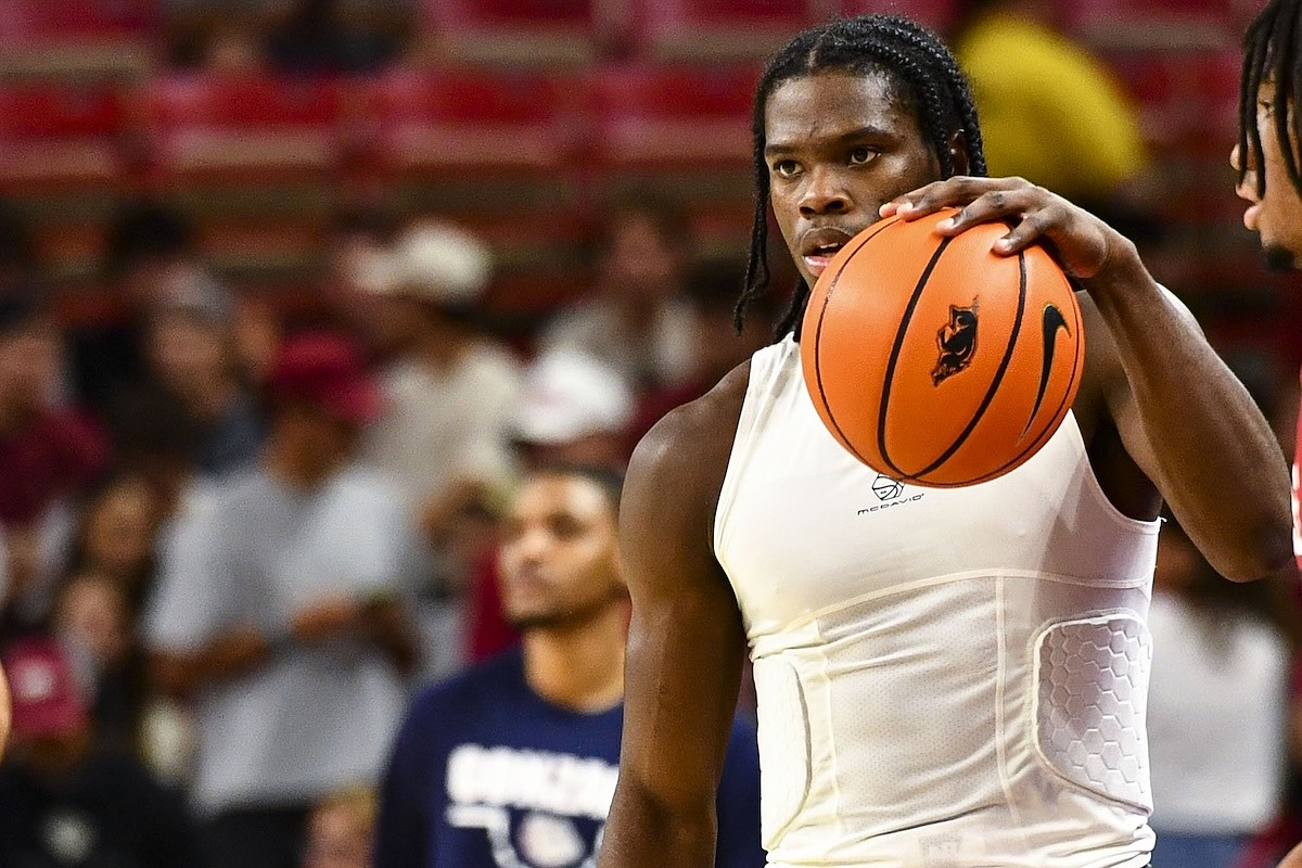 Arkansas basketball guard Jordan Smith leaves Gonzaga exhibition with injury