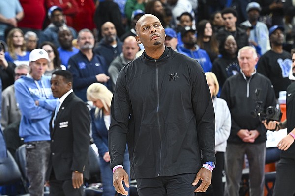 Arkansas host Memphis in men's basketball preseason exhibition