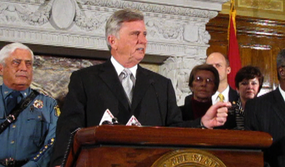 A report issued Tuesday says a series of changes could dramatically decrease the population and cost of Arkansas' prison system.
