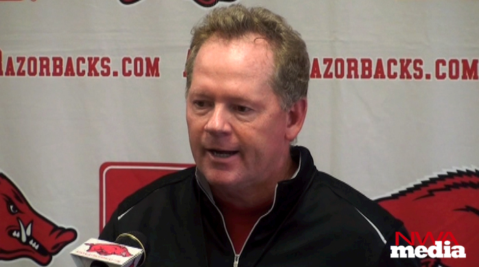 Arkansas coach Bobby Petrino gives an update on Knile Davis' ankle injury and recaps the Razorbacks' preseason practice Friday. 