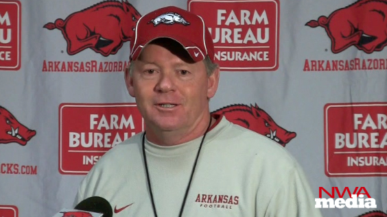 Arkansas coach Bobby Petrino recaps the Razorbacks' practice Saturday. 