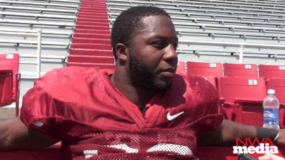 Arkansas fullback/linebacker Kiero Small recaps the Razorbacks' scrimmage on Saturday. 