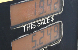 Two hundred motorists received free gas Wednesday as part of a promotion drawing attention to community banks.