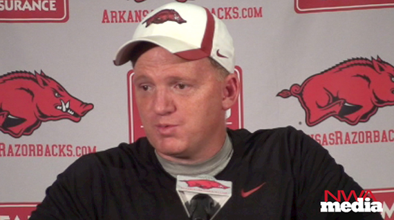 Arkansas offensive coordinator Paul Petrino recaps the Razorbacks' practice on Tuesday. 