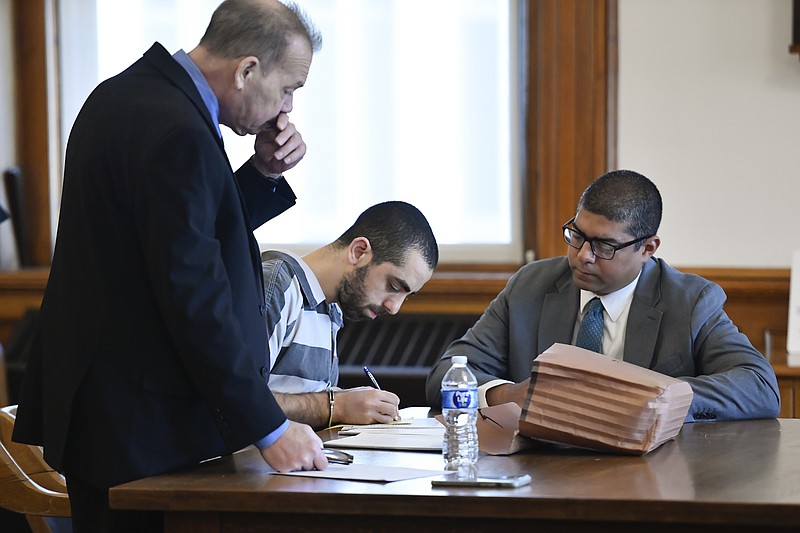 Man who stabbed author Salman Rushdie on stage has been sentenced to 25 Man who stabbed author Salman Rushdie on stage has been sentenced to 25