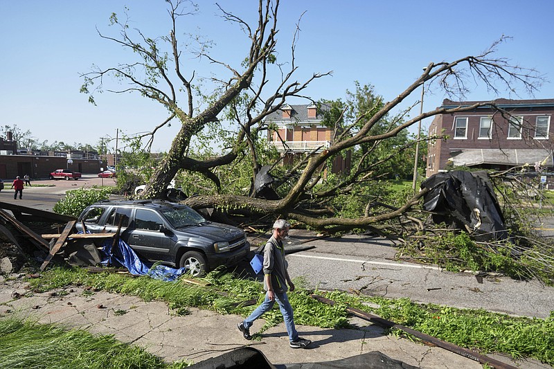 At least 4 dead after tornado and severe storm batters St. Louis, mayor ...