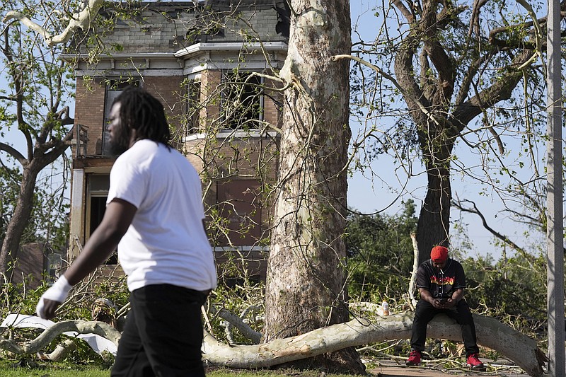 At least 4 dead after tornado and severe storm batters St. Louis, mayor ...