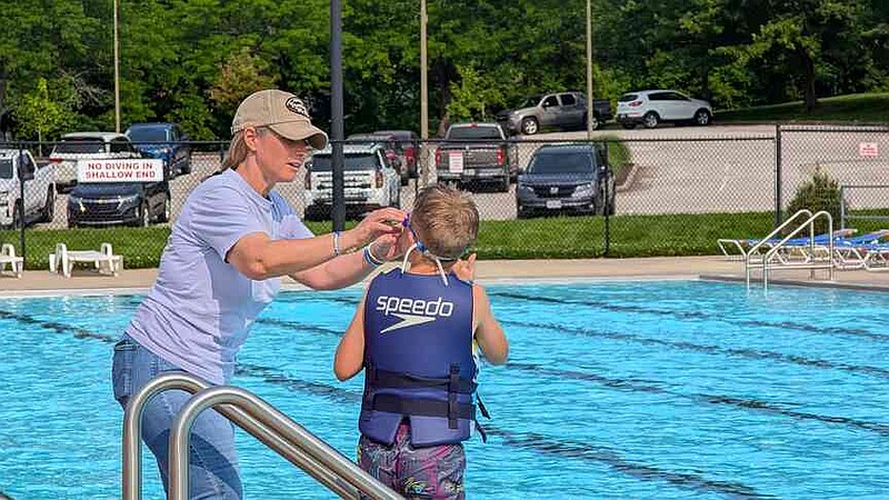 Athletes, children warm up for triathlon | Jefferson City News Tribune