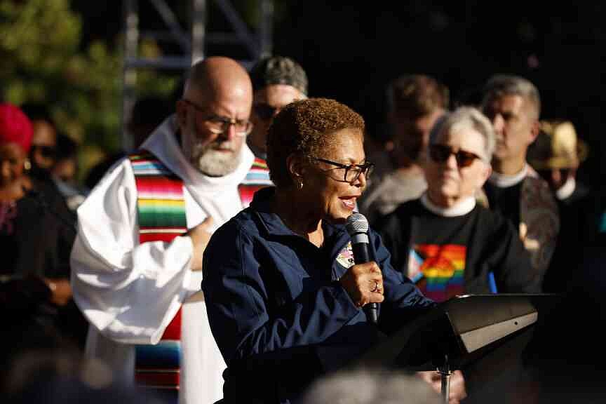 US faith leaders opposed to ICE raids counsel nonviolent resistance and ...