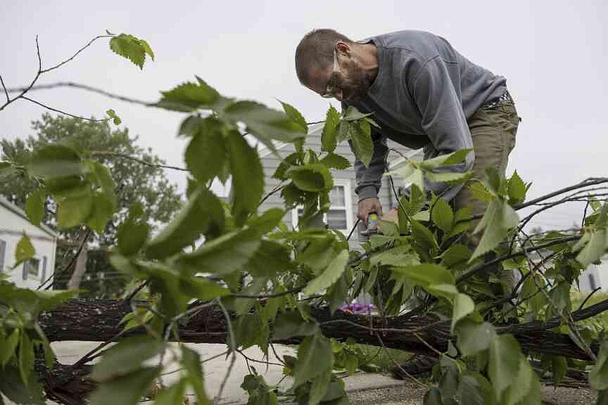 Tornado sweeps through Midwest, killing three in North Dakota