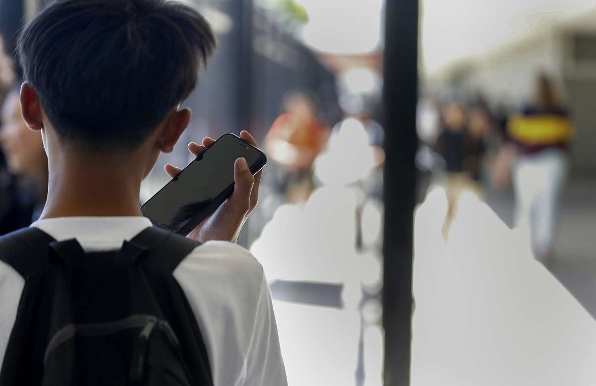 Memphis school board gives green light to new cell phone ban days before classes start