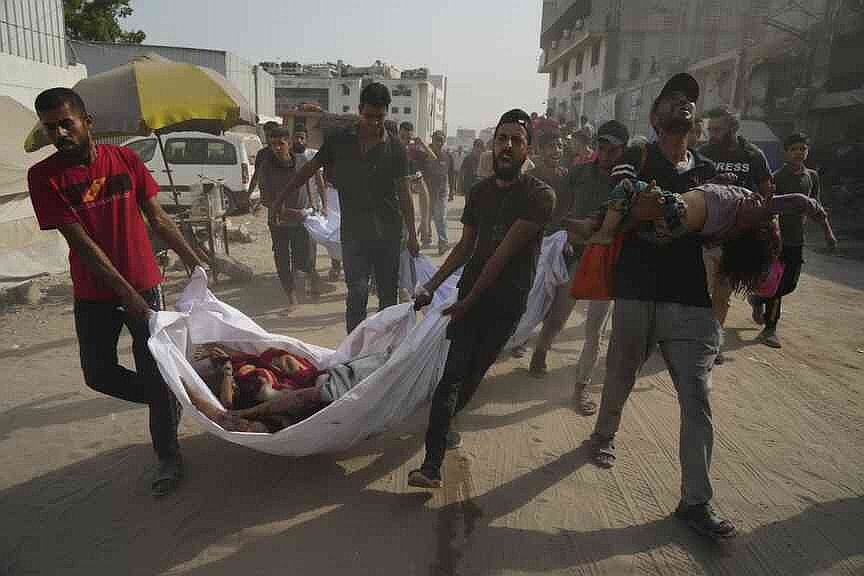 Israeli strikes kill journalists and aid-seekers