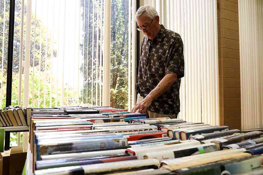 Books flying off shelves at popup sale Jefferson City News Tribune