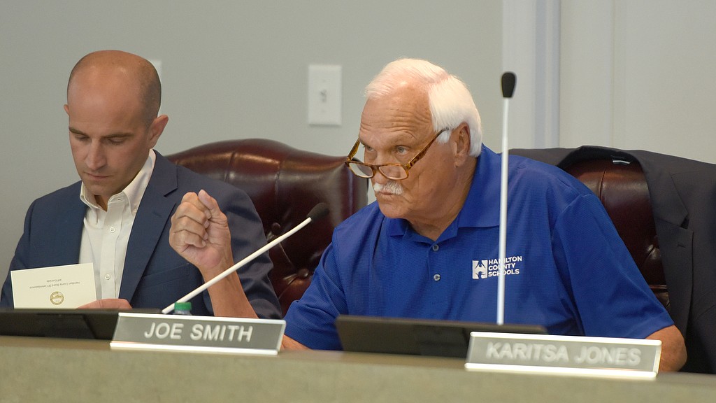 Hamilton County school board OKs ban on cell phone use | Chattanooga ...