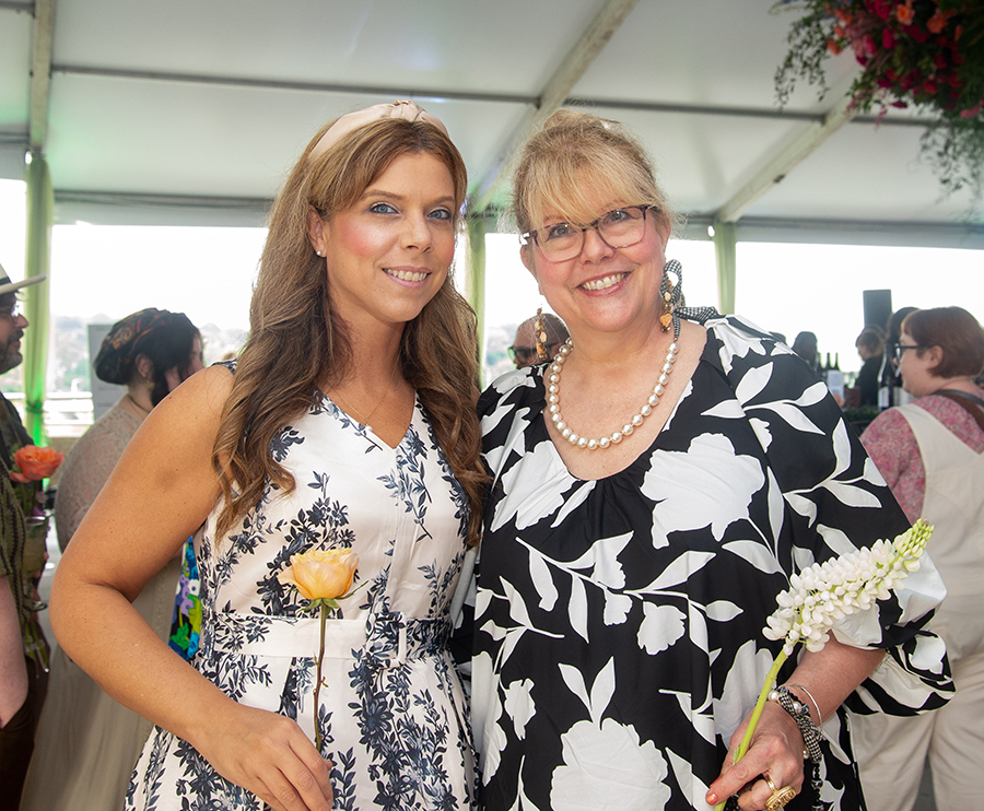 Photo by Mark Gilliland / Julia & Tracy Allen