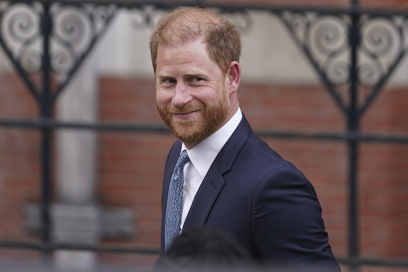 Prince Harry visits late queen #39 s grave as UK trip fuels speculation