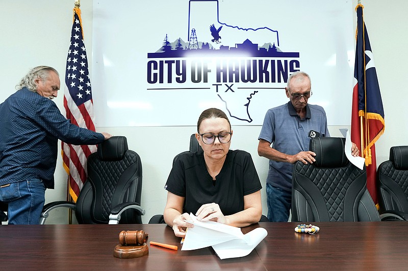 Mayor Debbie Rushing Rural Texas woes: Political disputes, lawsuits and mayor's arrest rock ...