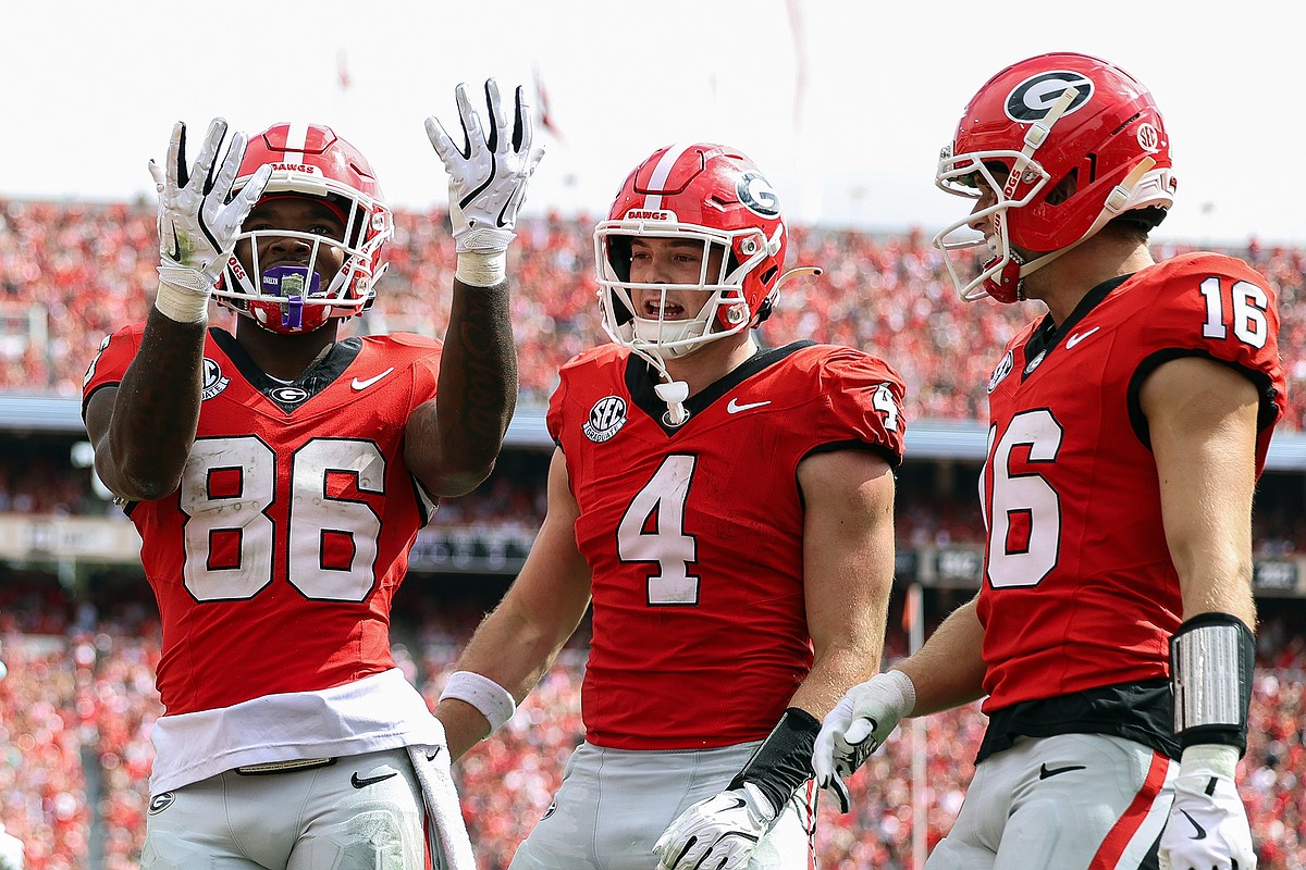 Bulldogs bounce back from first loss by cruising past Kentucky